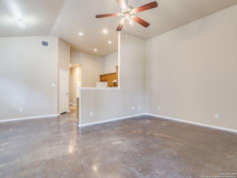 5723 Golf Heights San Antonio TX 78244
