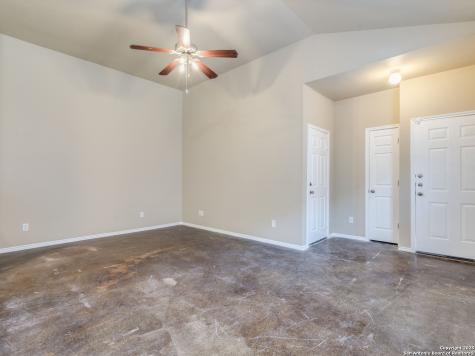 5723 Golf Heights San Antonio TX 78244