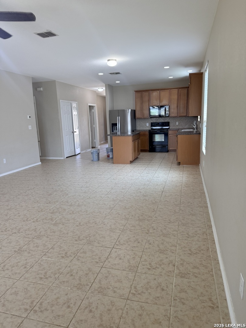 127 Hidden Knoll Schertz TX 78154