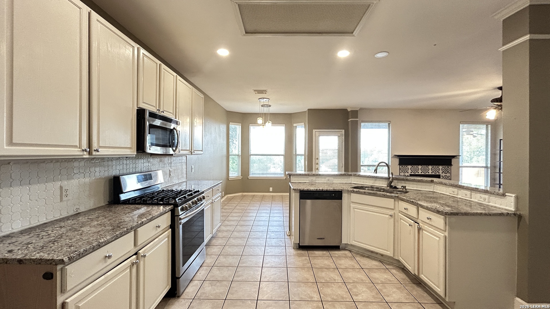 21227 Rio Sabinal San Antonio TX 78259