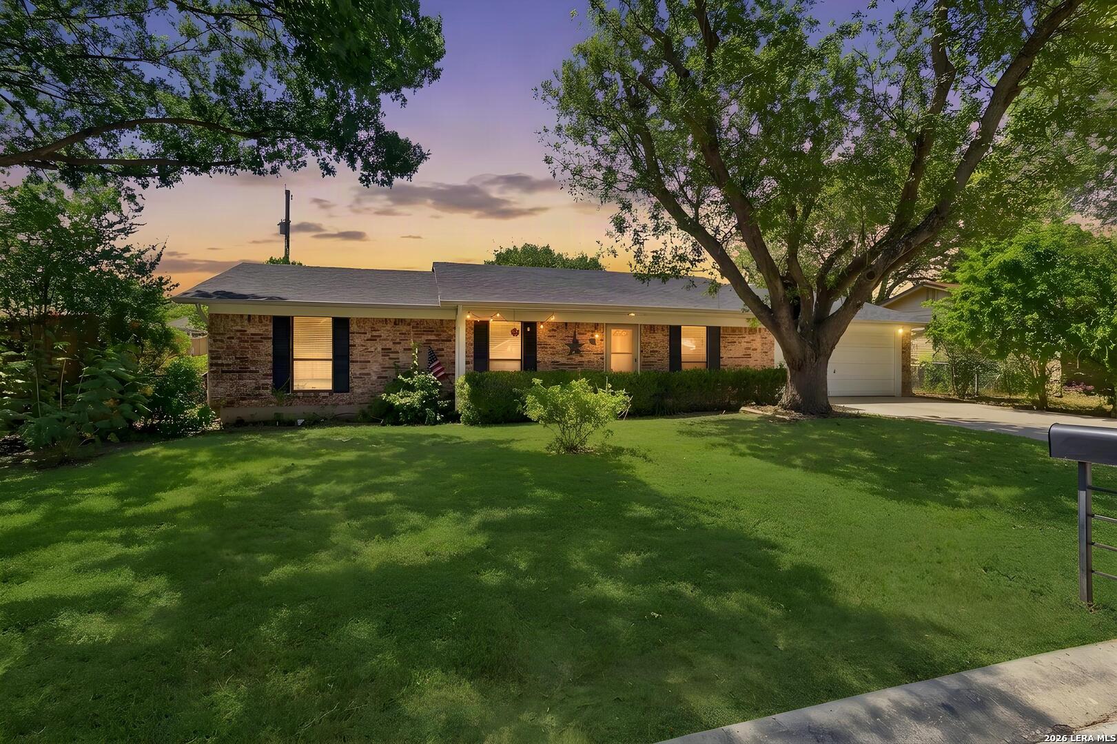 933 Lazy Trail New Braunfels TX 78130