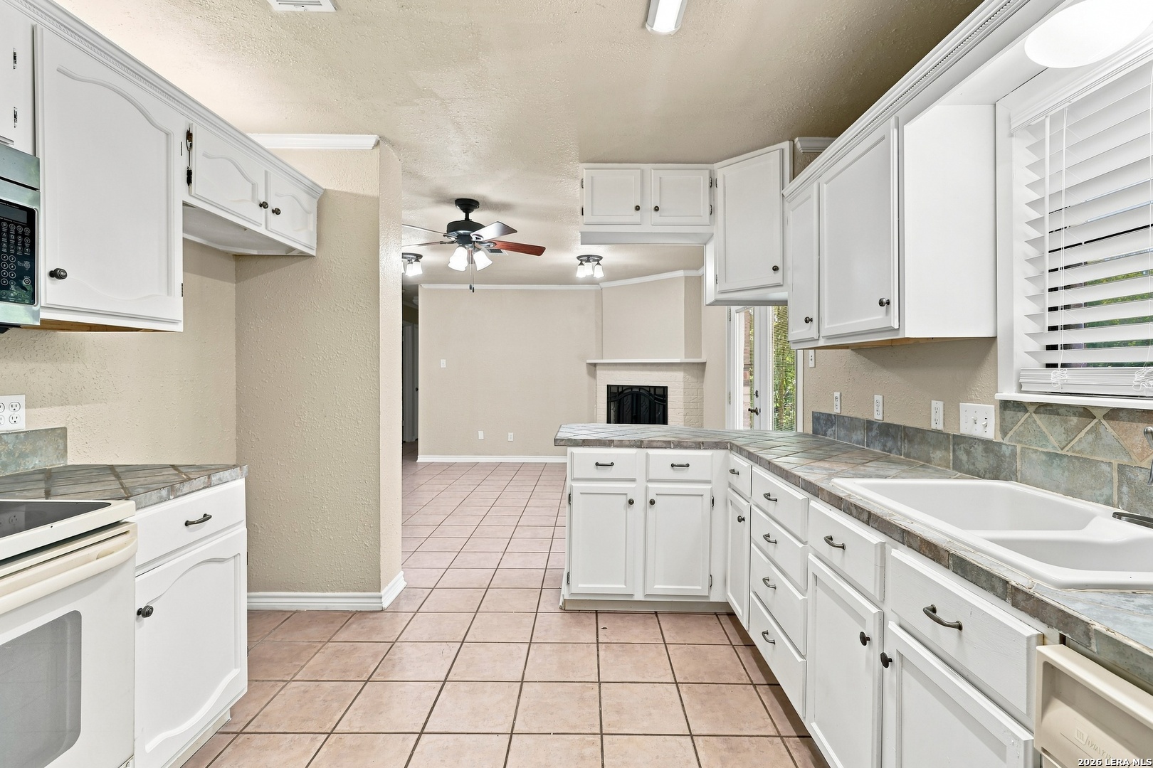 933 Lazy Trail New Braunfels TX 78130