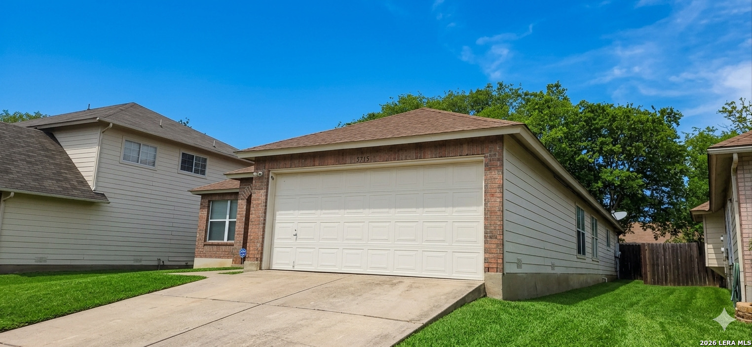 5715 Lovett Oaks San Antonio TX 78218