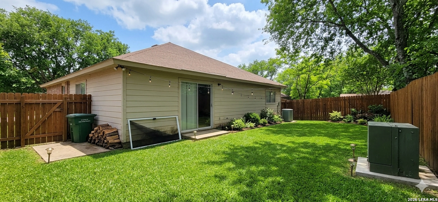 5715 Lovett Oaks San Antonio TX 78218