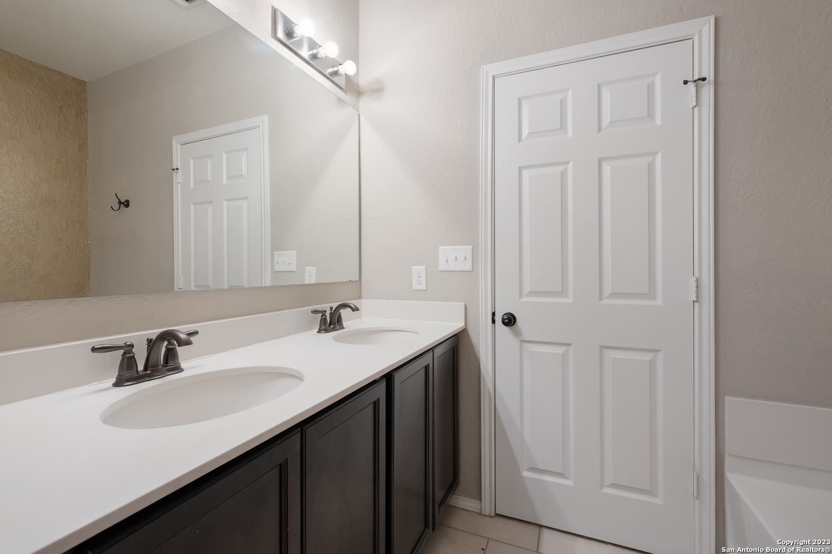 602 Trinity Meadow San Antonio TX 78260