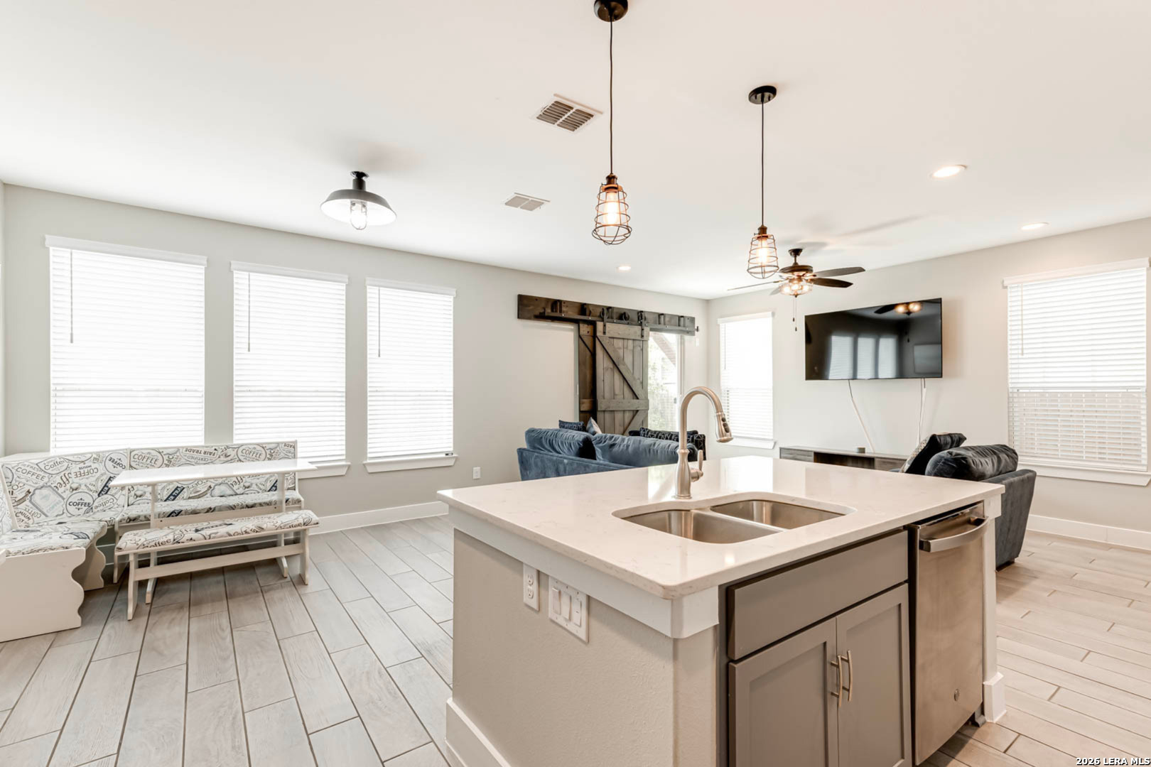 1426 E Sandalwood San Antonio TX 78209