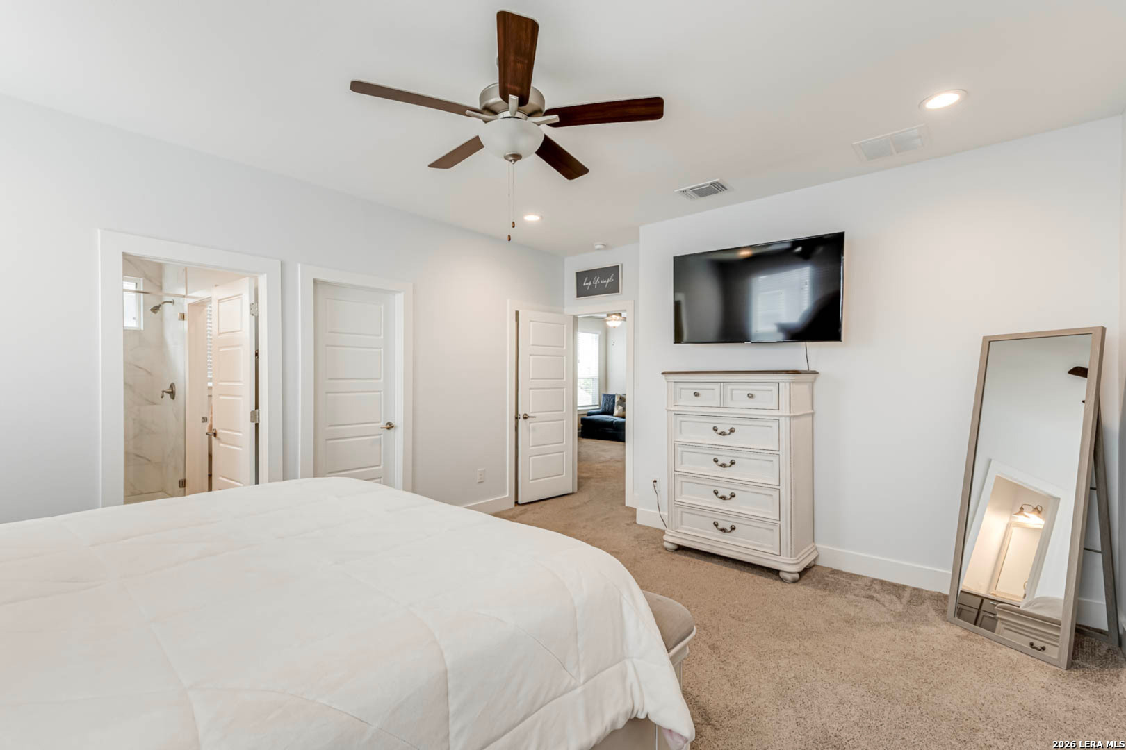 1426 E Sandalwood San Antonio TX 78209