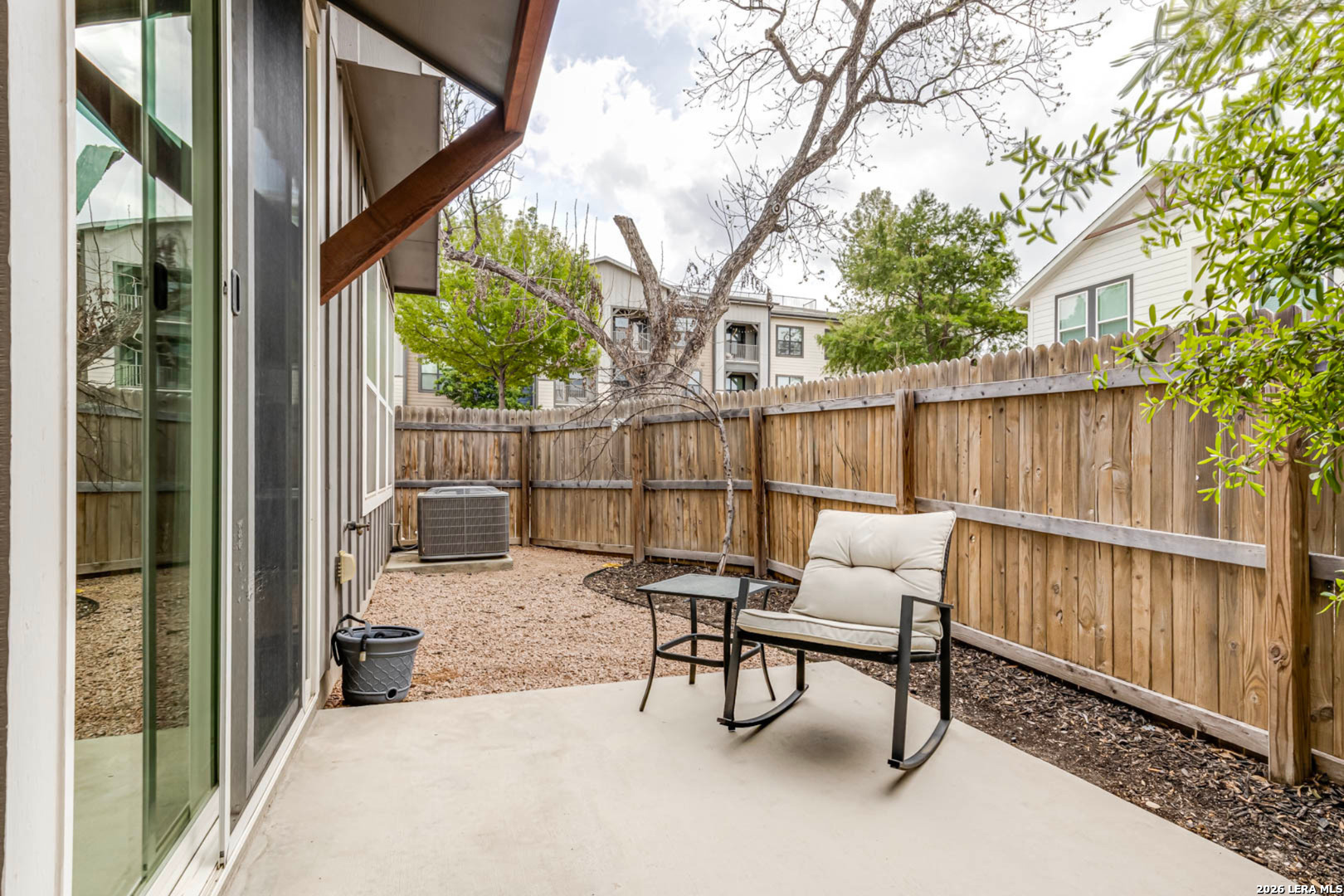 1426 E Sandalwood San Antonio TX 78209