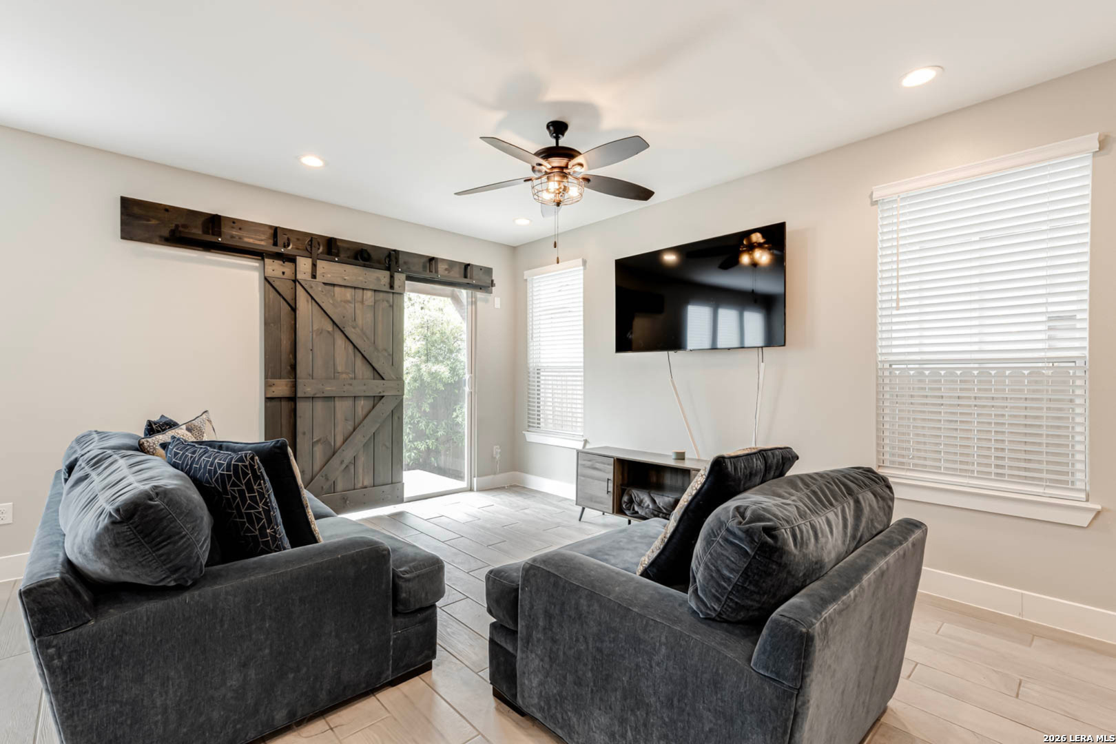 1426 E Sandalwood San Antonio TX 78209
