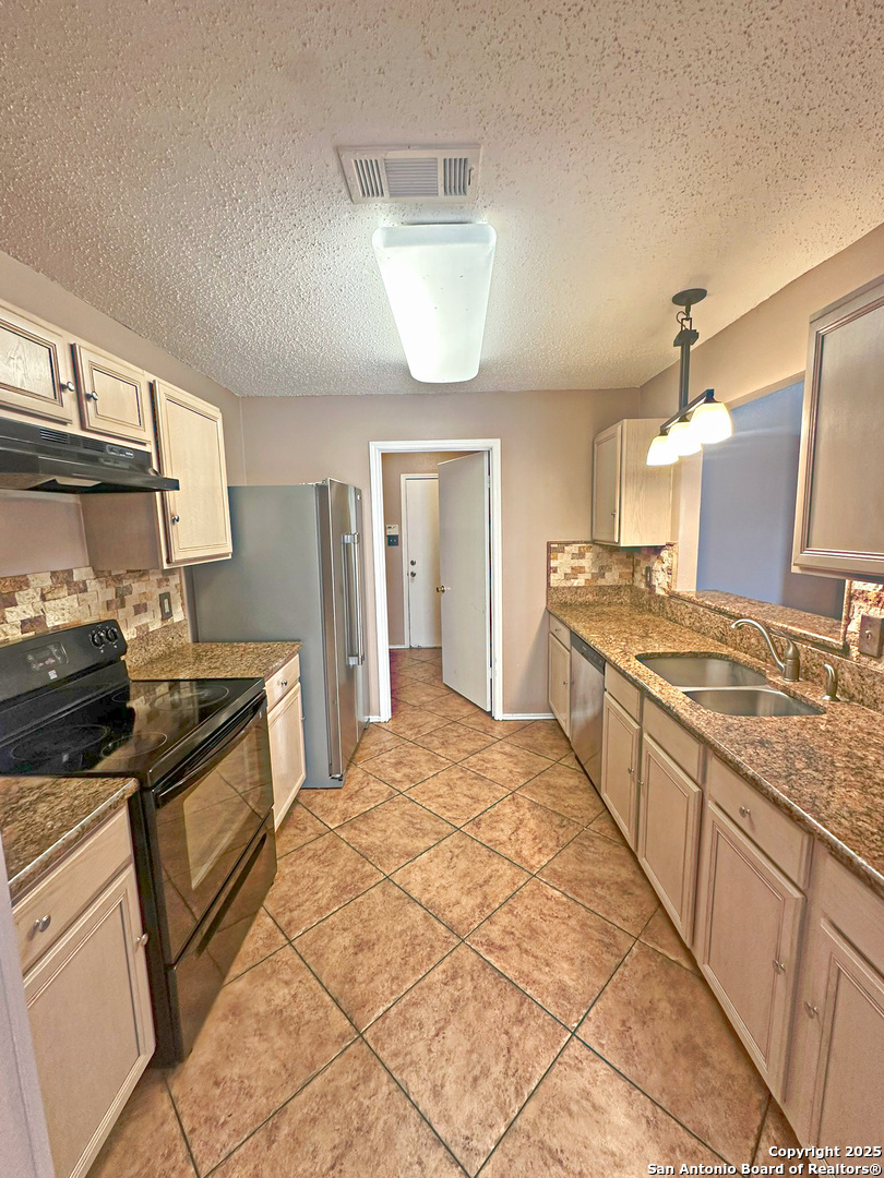6154 Ashley Springs San Antonio TX 78244