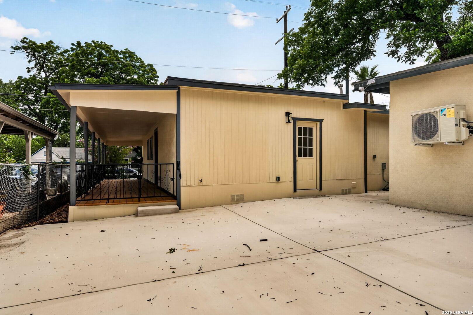 631 E Mistletoe San Antonio TX 78212