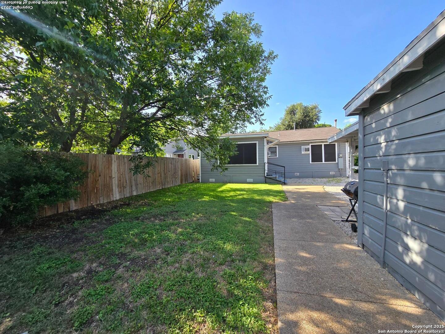 1614 W Hollywood Avenue San Antonio TX 78201