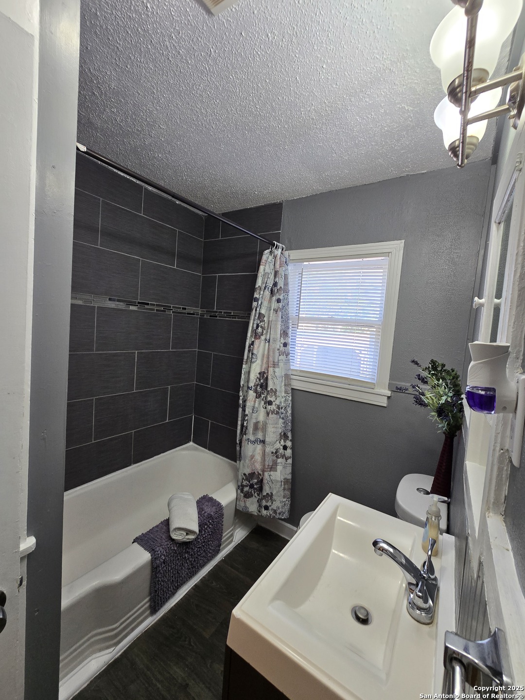 1614 W Hollywood Avenue San Antonio TX 78201