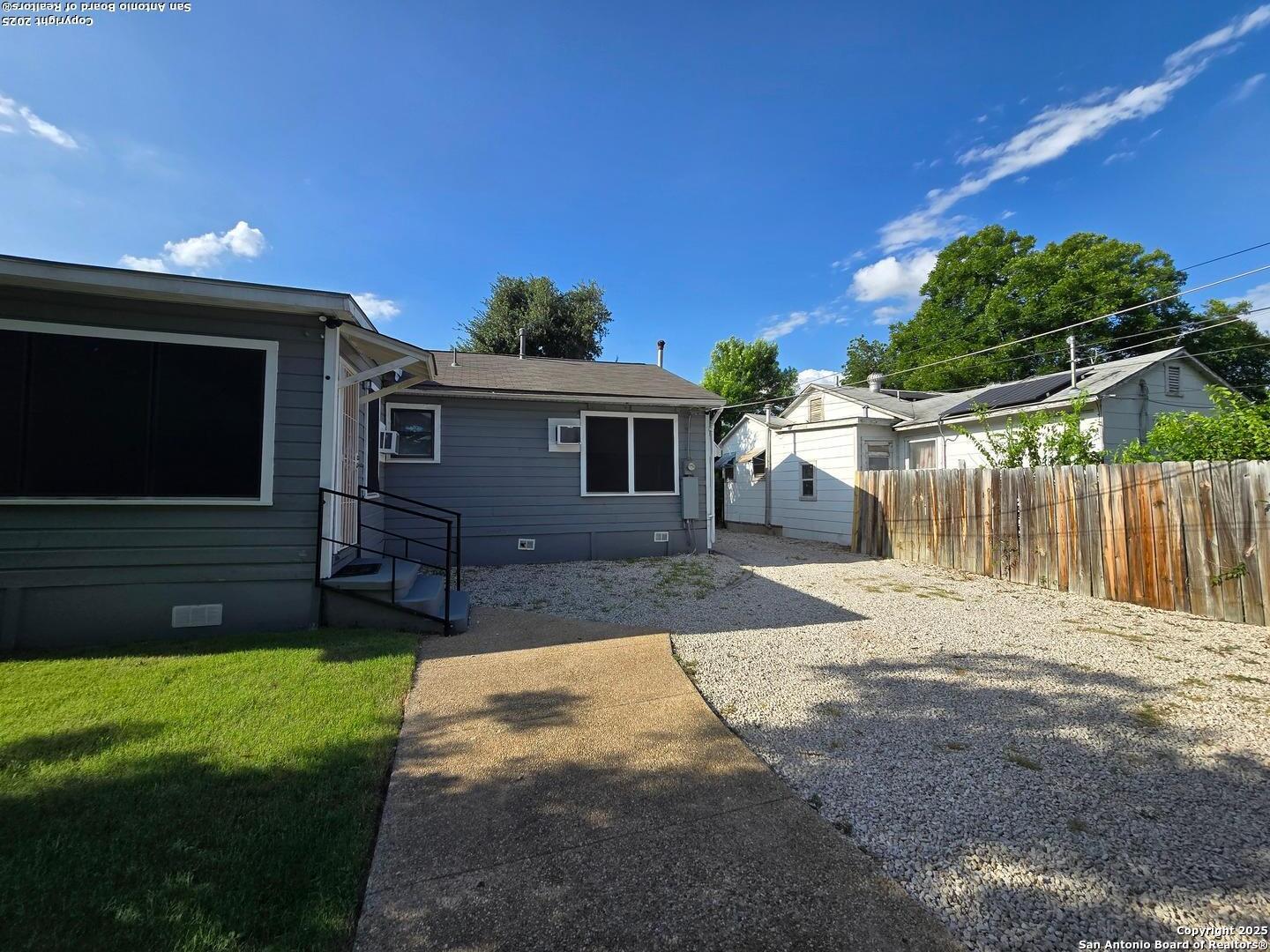 1614 W Hollywood Avenue San Antonio TX 78201