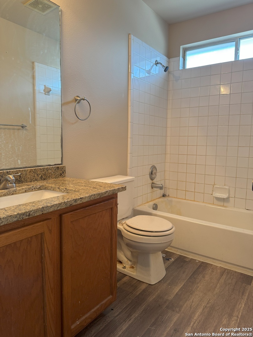 9061 Clearwood Path Universal City TX 78148