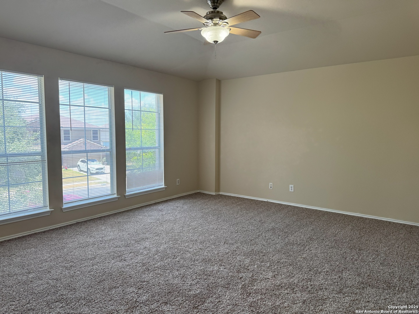 9061 Clearwood Path Universal City TX 78148