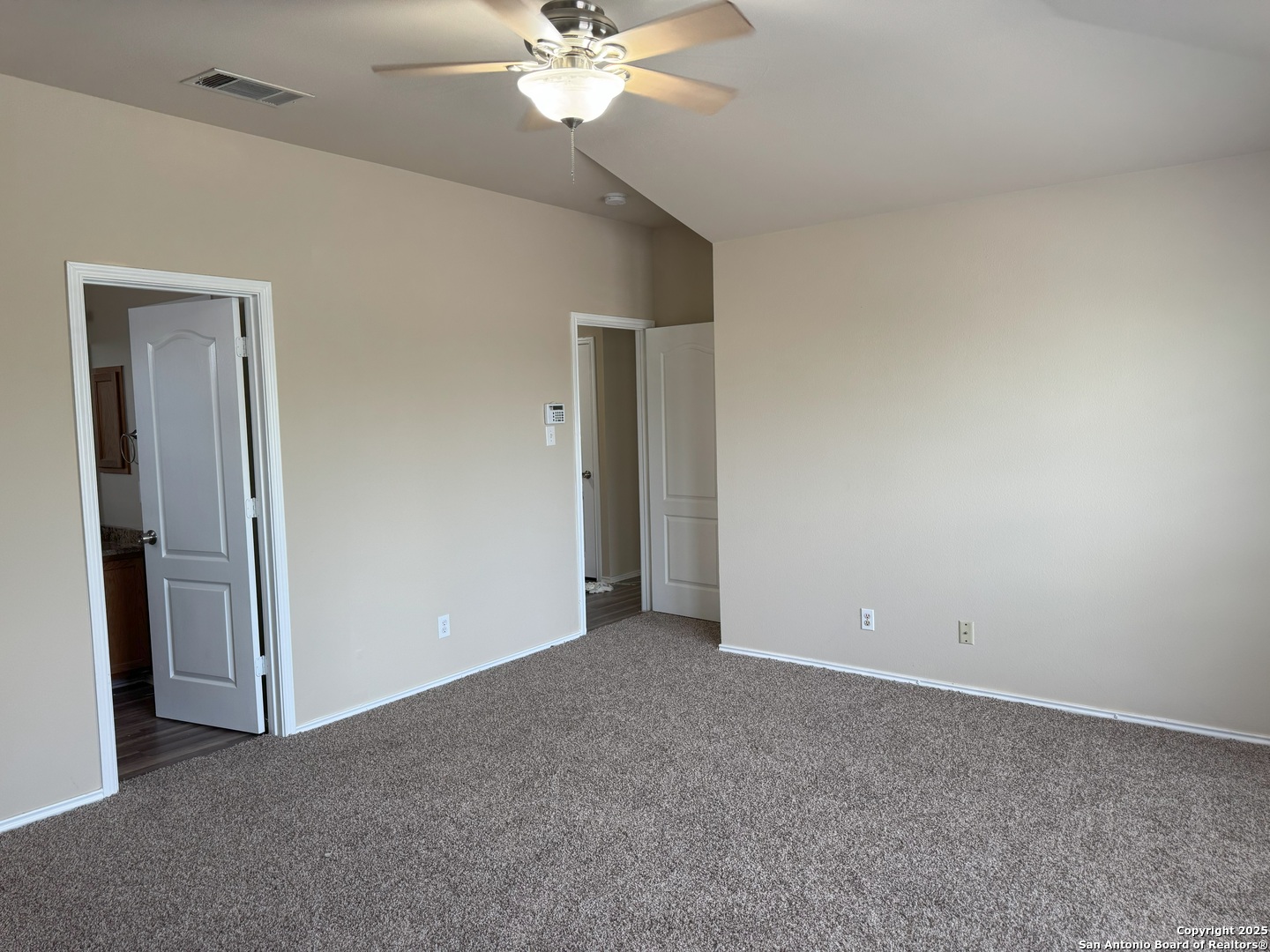 9061 Clearwood Path Universal City TX 78148