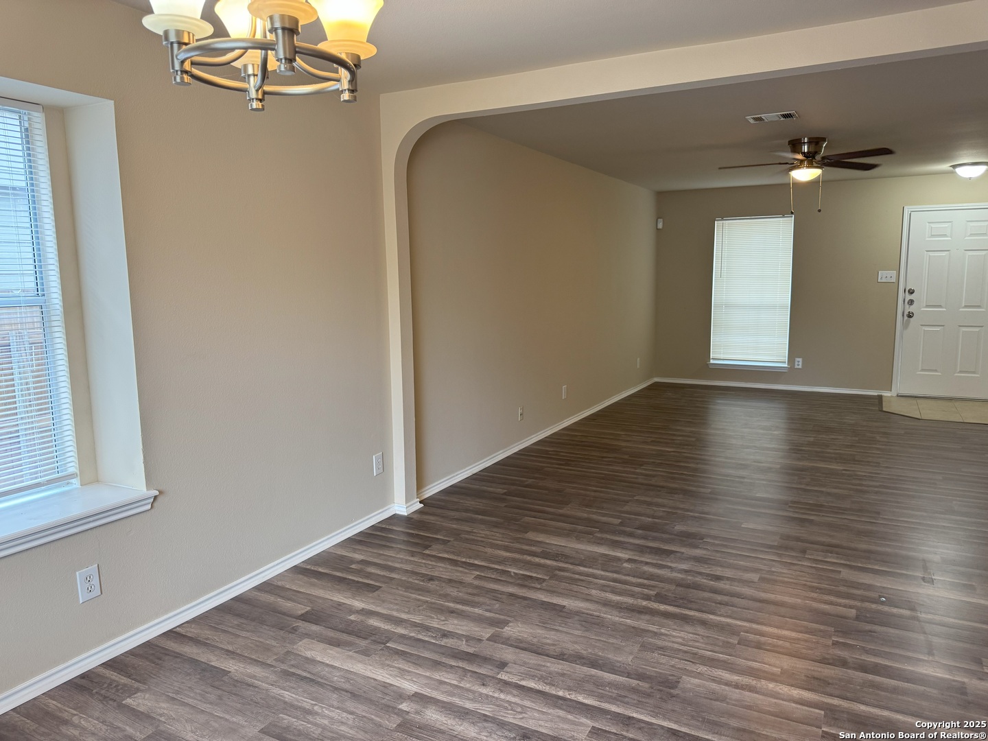 9061 Clearwood Path Universal City TX 78148