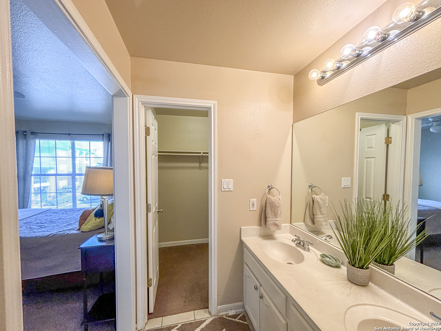 129 Chapel Hill Circle San Antonio TX 78240