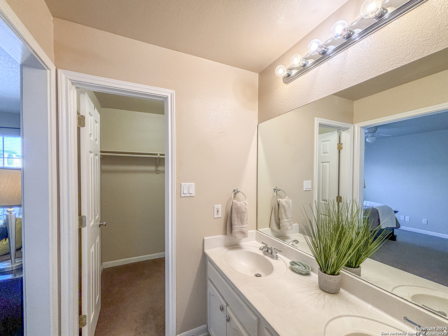 129 Chapel Hill Circle San Antonio TX 78240