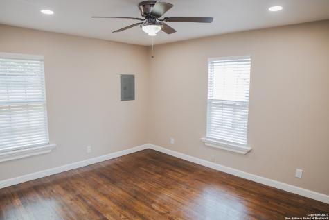 415 Riddle Street San Antonio TX 78210
