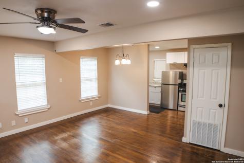 415 Riddle Street San Antonio TX 78210