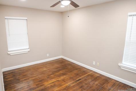 415 Riddle Street San Antonio TX 78210