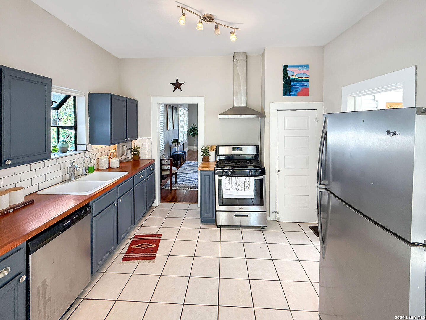 608 E Mistletoe Avenue San Antonio TX 78212