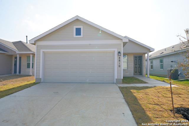 8810 Barrow Path Converse TX 78109