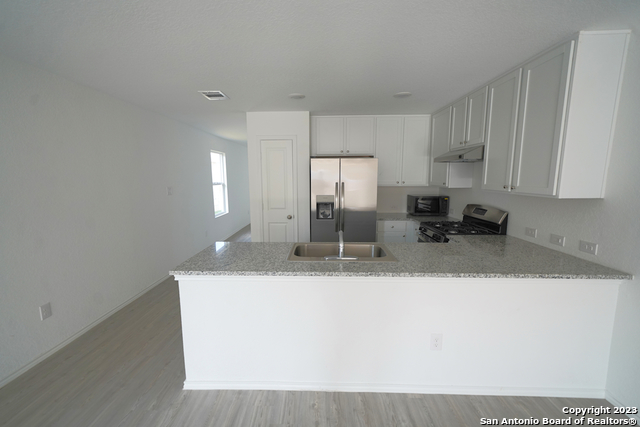 8810 Barrow Path Converse TX 78109