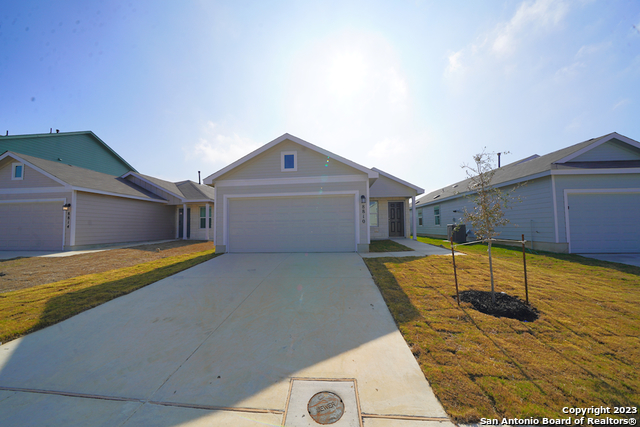 8810 Barrow Path Converse TX 78109