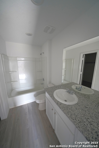 8810 Barrow Path Converse TX 78109