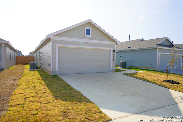 8810 Barrow Path Converse TX 78109