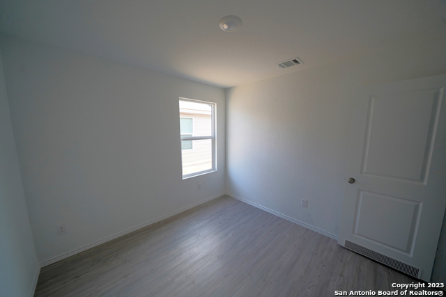 8810 Barrow Path Converse TX 78109