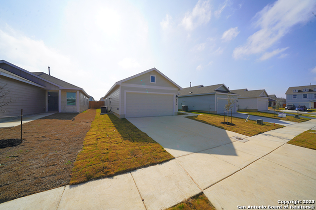 8810 Barrow Path Converse TX 78109