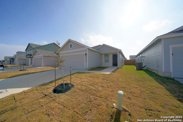 8810 Barrow Path Converse TX 78109