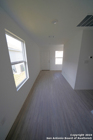 8810 Barrow Path Converse TX 78109