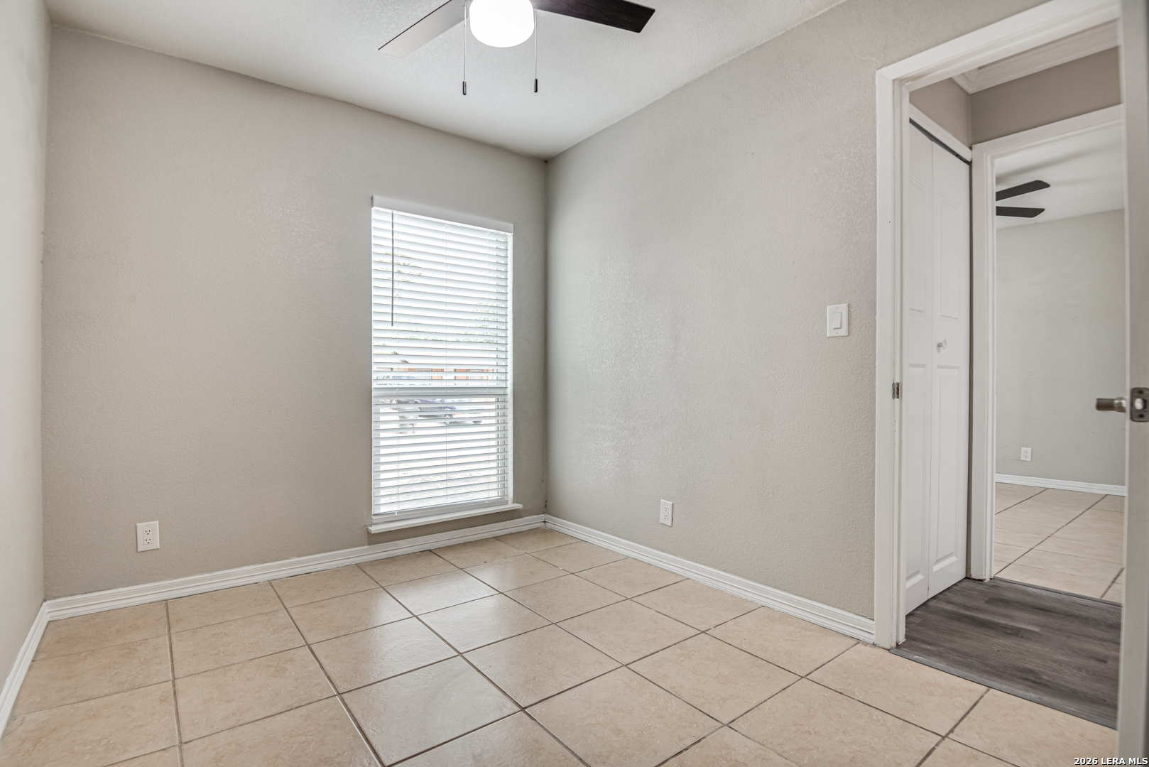 5230 Village San Antonio TX 78218