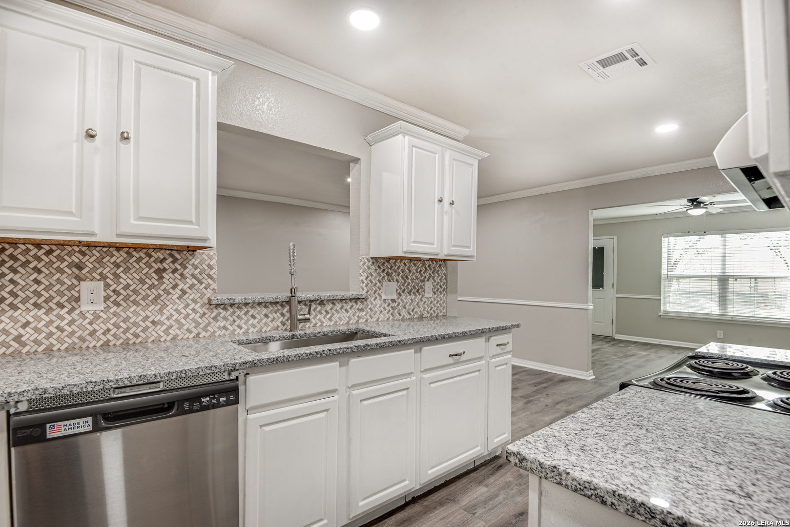 5230 Village San Antonio TX 78218