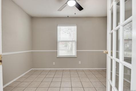 5230 Village San Antonio TX 78218