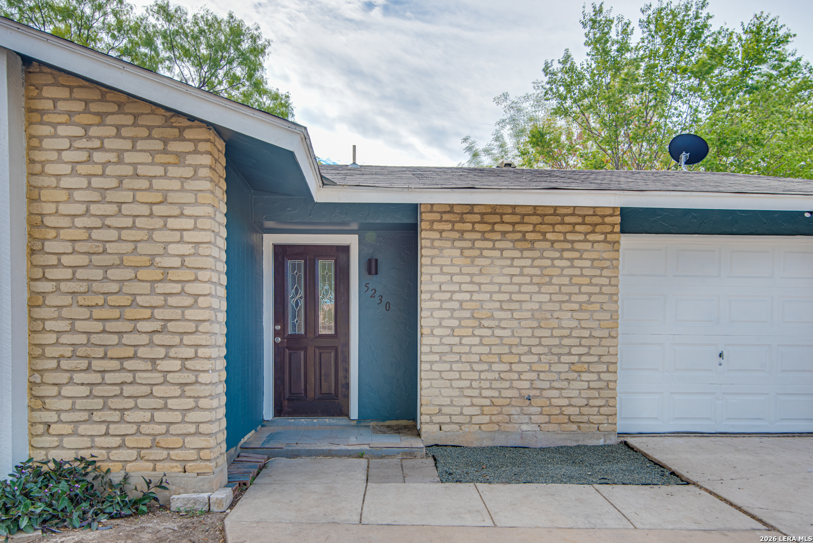 5230 Village San Antonio TX 78218