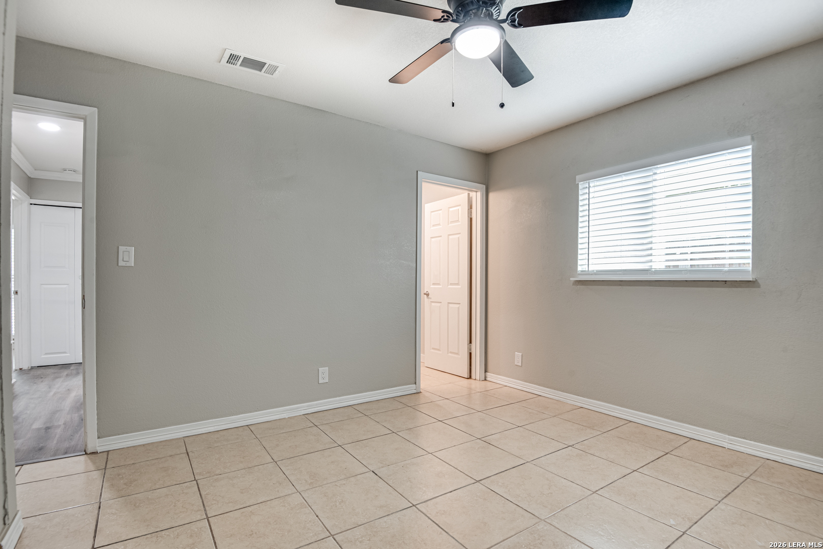 5230 Village San Antonio TX 78218