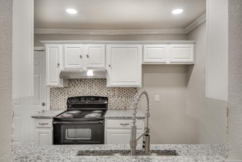 5230 Village San Antonio TX 78218