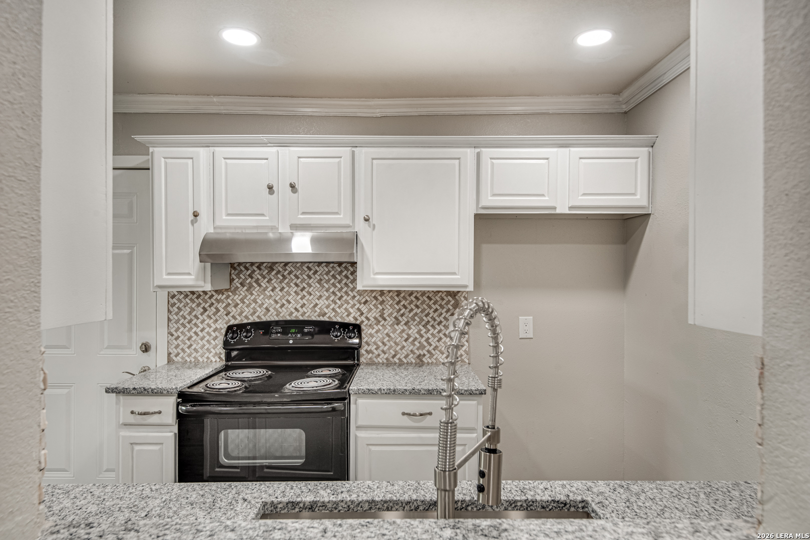 5230 Village San Antonio TX 78218