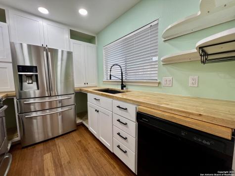10215 Athens Field San Antonio TX 78245