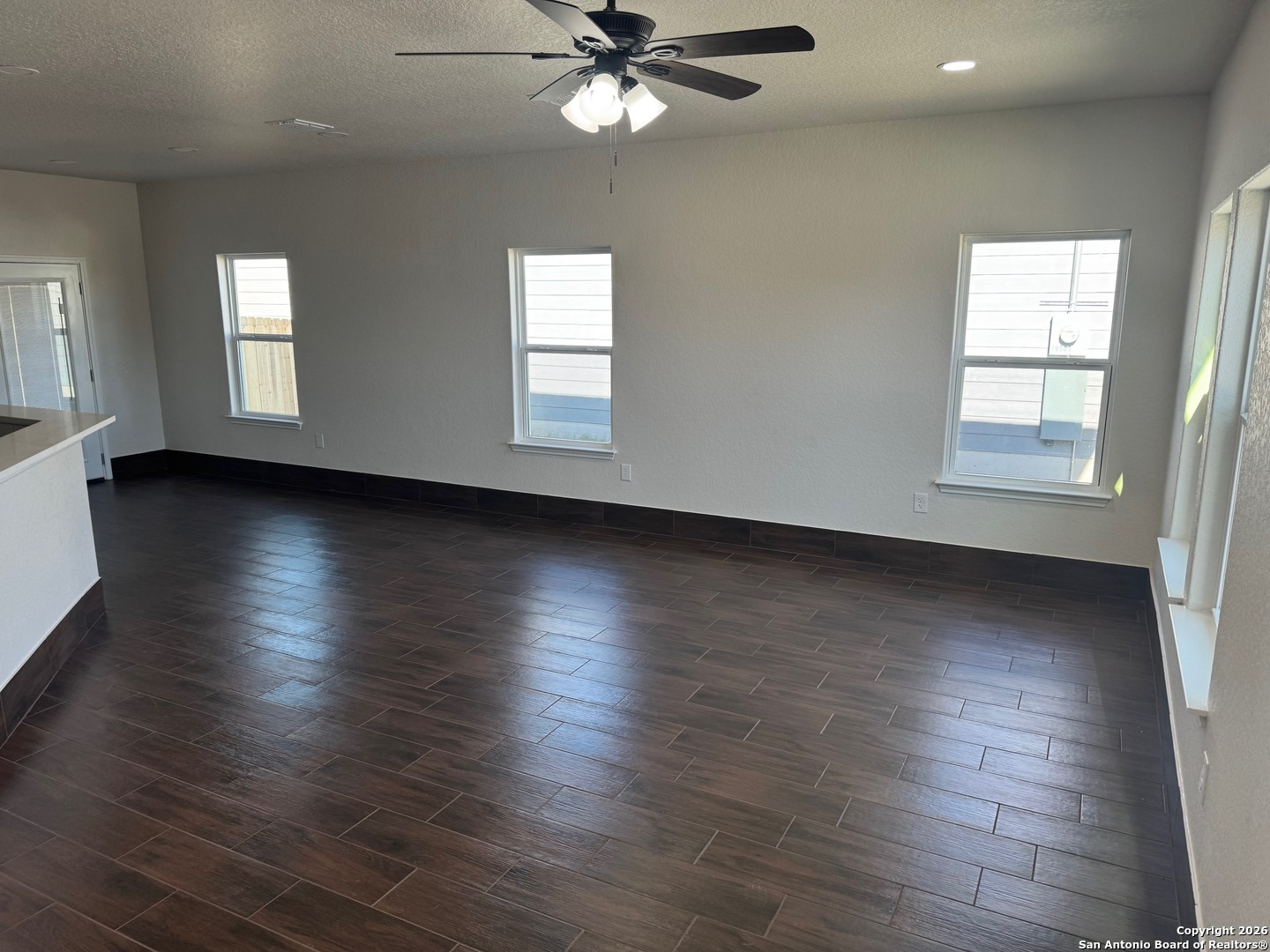 19505 Somerset Road Lytle TX 78052