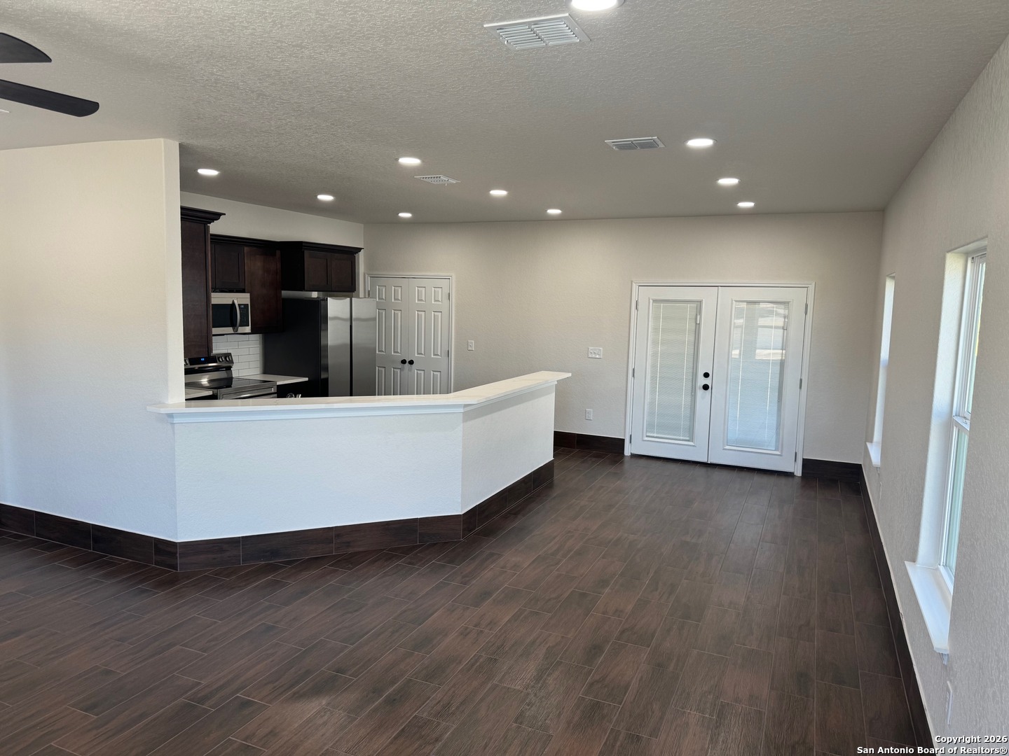 19505 Somerset Road Lytle TX 78052