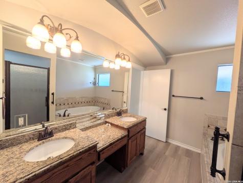 6618 Cloverbend Street Leon Valley TX 78238