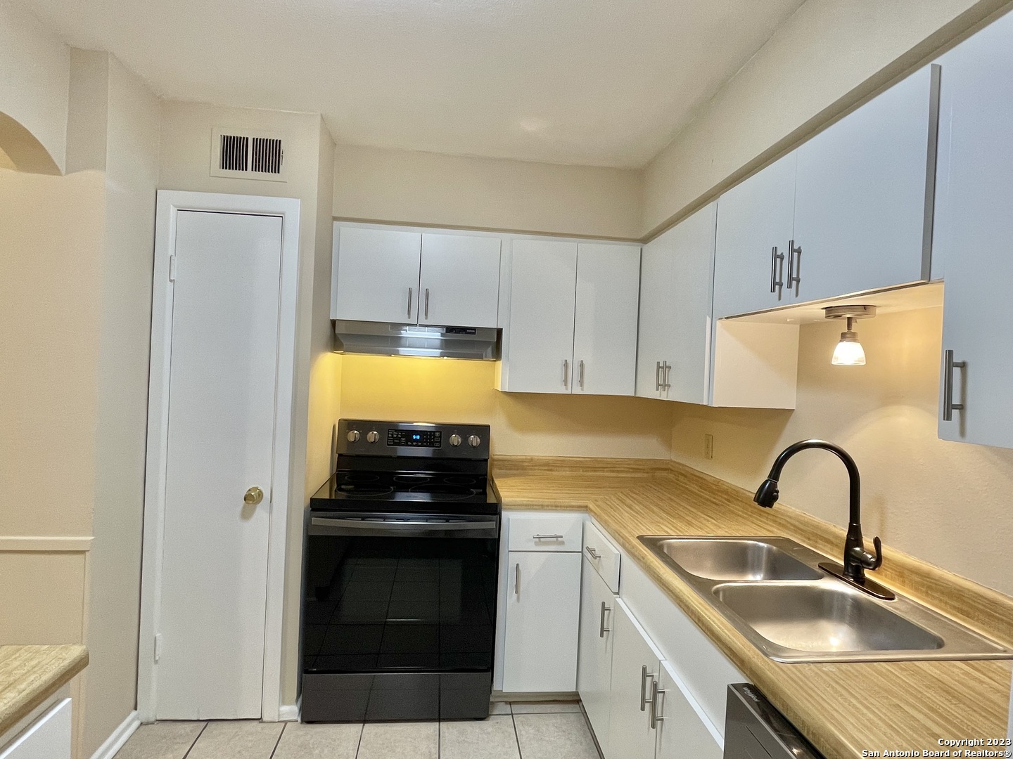 235 Silver Sands San Antonio TX 78216