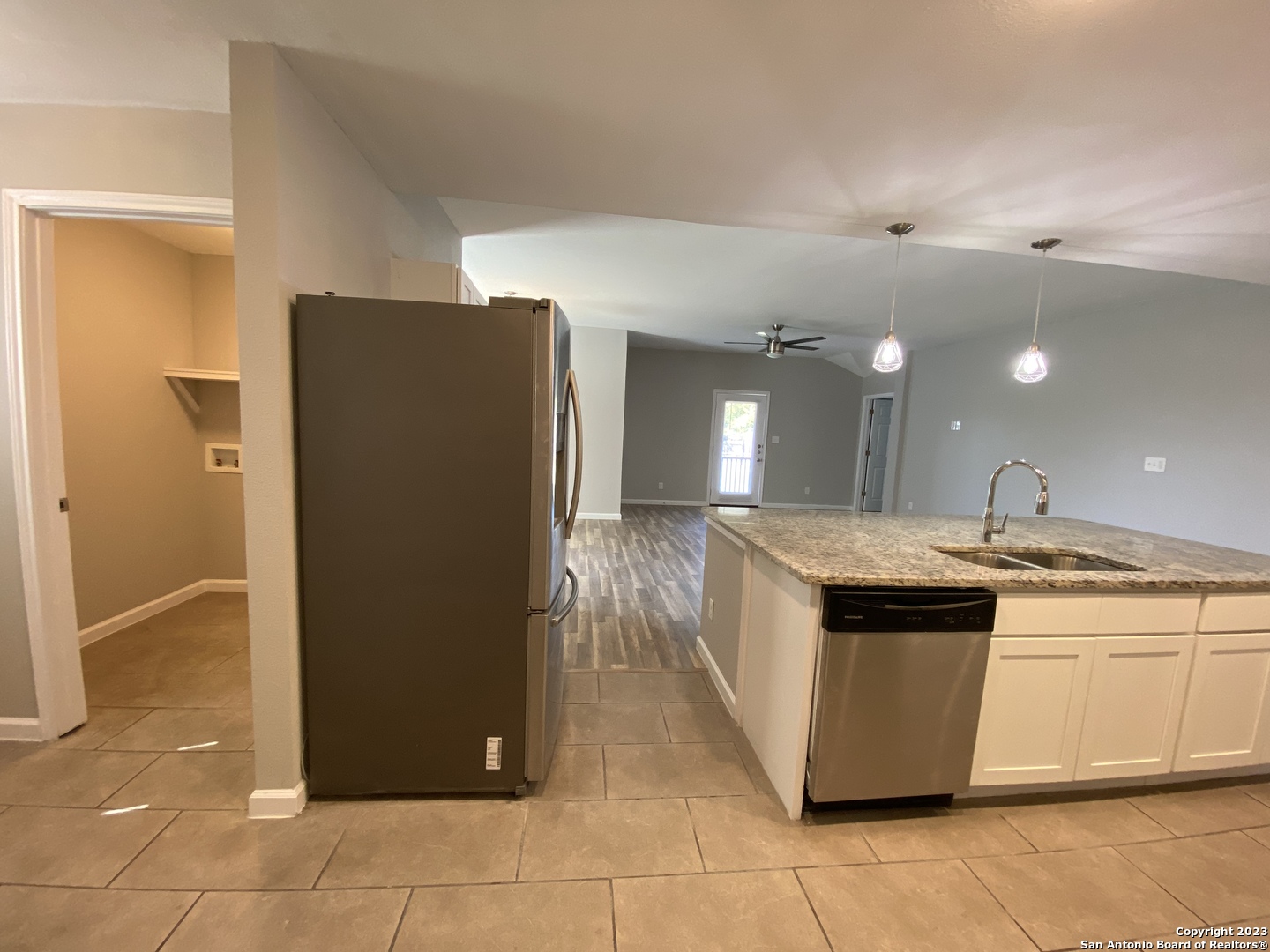 6571 Beech Trail Drive Converse TX 78109